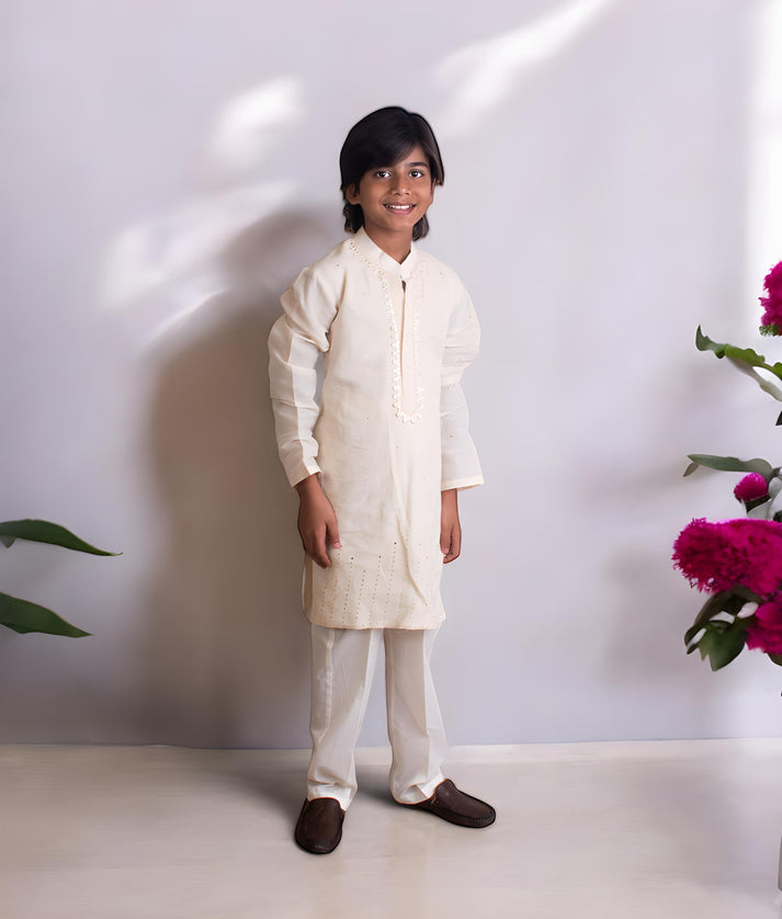 Off white Faux Mukaish Work Kurta with Pant